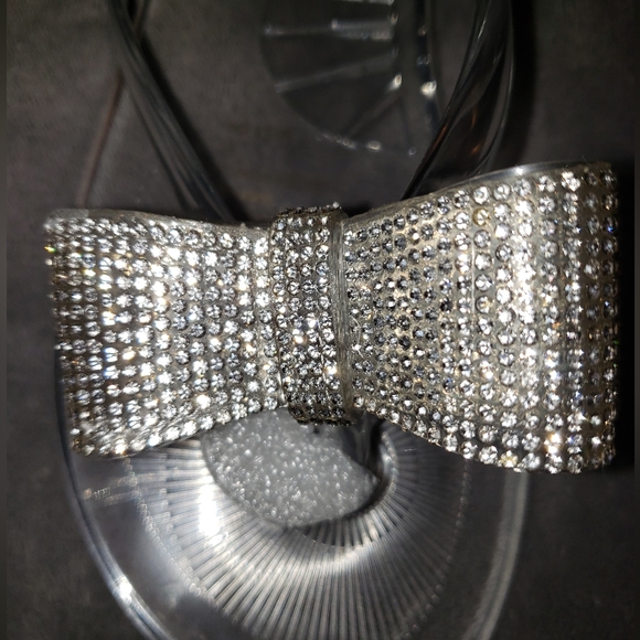 Madena Bow Jelly Sandals - Picture 4 of 5